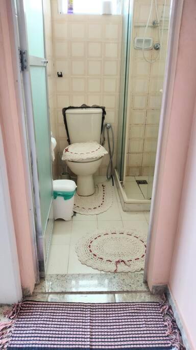 Com Ar Condicionado Em Compartilhado E Estacionamento Gratis Apartment